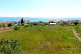 001 2016 706 podstrana attractive plot with open views for sale