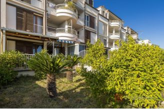 019 2031 255 Split Pazdigrad Modern apartment with garden and a sea view for rent