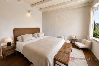 015 2056 12 Hvar charming stone house in a peaceful environment for sale
