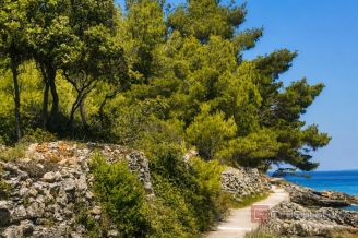 003 2060 15 Ugljan Building land in the first row to the sea for sale