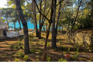 003 2060 15 Ugljan Building land in the first row to the sea for sale