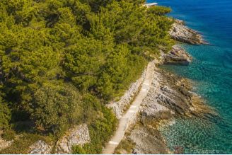 001 2060 16 Ugljan building plot first row to the sea for sale