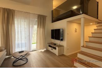 001 2046 189 Split Pujanke functional apartment in a busy location for rent