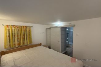 013 2046 189 Split Pujanke functional apartment in a busy location for rent
