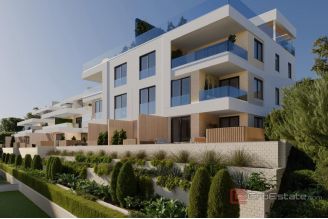 019 2035 382a Ciovo Apartment with garden for sale