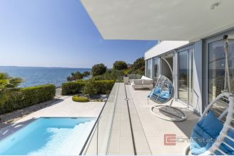 001 1033 01 Zadar designer villa in a prime seafront location for sale
