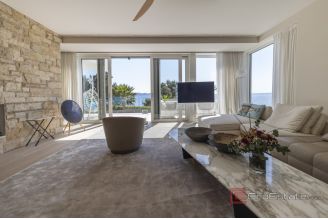 020 1033 01 Zadar designer villa in a prime seafront location for sale