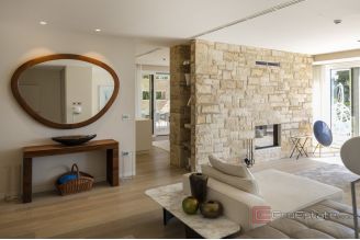 020 1033 01 Zadar designer villa in a prime seafront location for sale