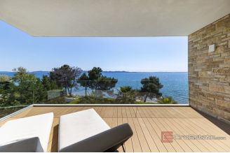 020 1033 01 Zadar designer villa in a prime seafront location for sale