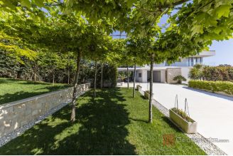 020 1033 01 Zadar designer villa in a prime seafront location for sale