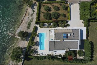 020 1033 01 Zadar designer villa in a prime seafront location for sale