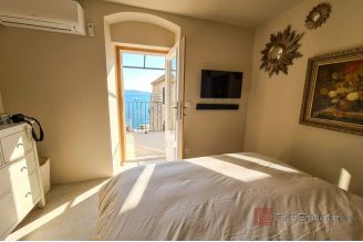 010 2061 10 kastela modern duplex apartment first row to the sea for sale