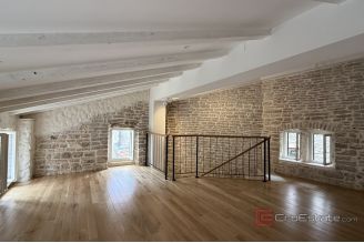014 2046 190 Sibenik authentic stone house for sale