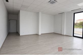 007 2031 258 Ciovo Commercial space in a busy location for rent