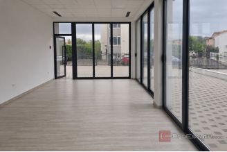 007 2031 258 Ciovo Commercial space in a busy location for rent