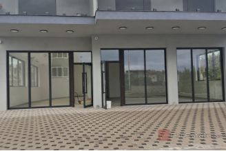 007 2031 258 Ciovo Commercial space in a busy location for rent