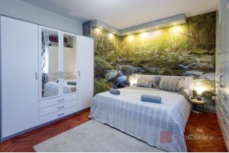 009 2061 11 Bacvice spacious three bedroom apartment for sale