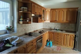 010 5516 30 Karlovac Detached house within a nature park for sale
