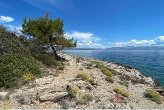 001 5517 30 Solta attractive land first row to the sea for sale