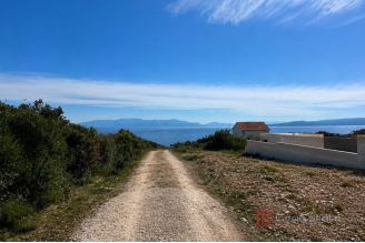 004 5517 30 Solta attractive land first row to the sea for sale
