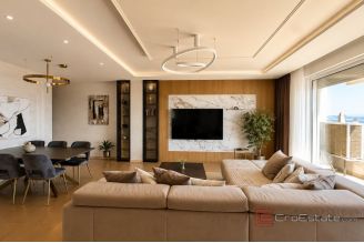 012 2056 14 Split Meje exclusive apartment in a prime location for sale