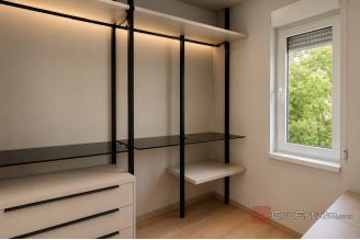 012 2056 14 Split Meje exclusive apartment in a prime location for sale