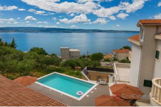 017 2056 15 Omis spacious villa with swimming pool for sale