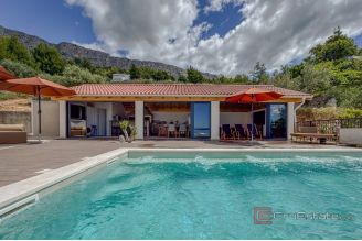 017 2056 15 Omis spacious villa with swimming pool for sale