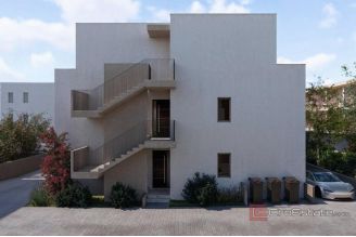 014 2035 383a Kastela Commercial space on the ground floor of a new building for sale