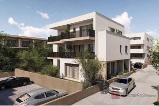 014 2035 383b Kastela Modern three bedroom apartment with garden for sale