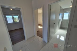 014 1021 57 Krk modern apartment with additional apartment for sale