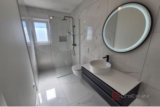 014 1021 57 Krk modern apartment with additional apartment for sale