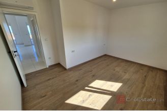 014 1021 57 Krk modern apartment with additional apartment for sale