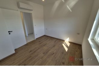 014 1021 57 Krk modern apartment with additional apartment for sale