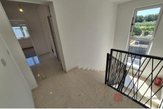 014 1021 57 Krk modern apartment with additional apartment for sale