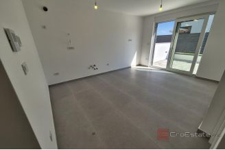 014 1021 57 Krk modern apartment with additional apartment for sale