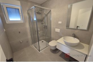014 1021 57 Krk modern apartment with additional apartment for sale