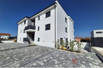 014 1021 57 Krk modern apartment with additional apartment for sale