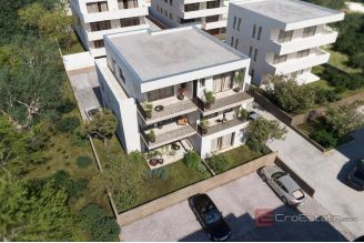 014 2035 383e Kastela Modern three bedroom penthouse with a sea view for sale