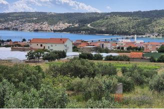 006 2057 40 Trogir building plot in a desirable location with a sea view for sale