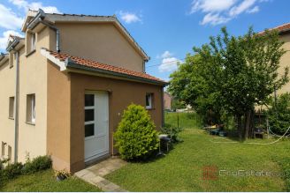 001 2047 130 Dugopolje Detached house with two units for sale