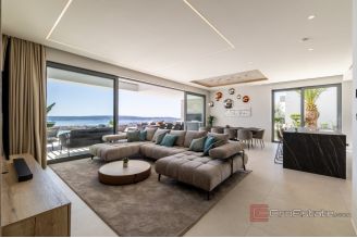 020 2013 260 Split area Luxury villa with panoramic sea view for sale