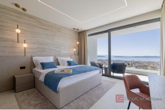 020 2013 260 Split area Luxury villa with panoramic sea view for sale