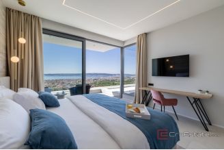 020 2013 260 Split area Luxury villa with panoramic sea view for sale