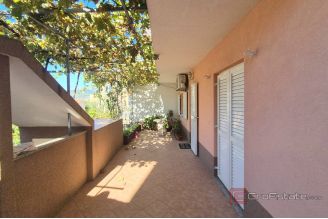 011 2047 131 Split Mejasi House with three apartments for sale