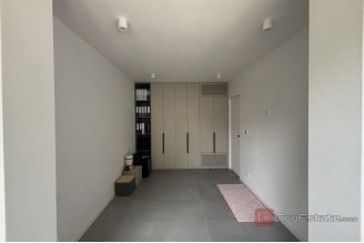 017 2035 384 Split Plokite Modern two bedroom apartment for rent