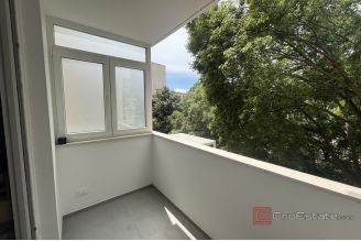 017 2035 384 Split Plokite Modern two bedroom apartment for rent