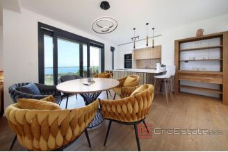 013 1021 59 Opatija Modern apartment with roof terrace for sale