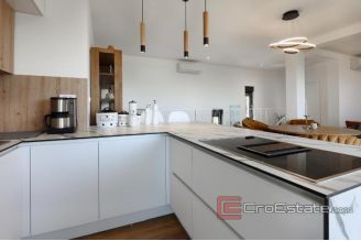 013 1021 59 Opatija Modern apartment with roof terrace for sale