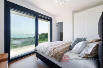 013 1021 59 Opatija Modern apartment with roof terrace for sale